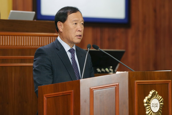 25일 가평군수가 군의회서 시정연설을 하고 있다. (사진제공=가평군시의회)