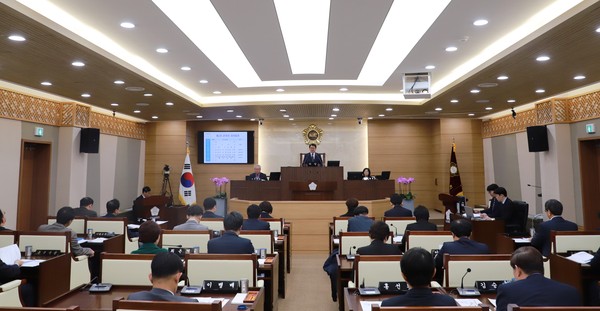 평택시의회는 지난 2일 시의회 2층 본회의장에서 제210회 제2차 정례회 제2차 본회의를 개최했다. (사진제공=평택시의회)