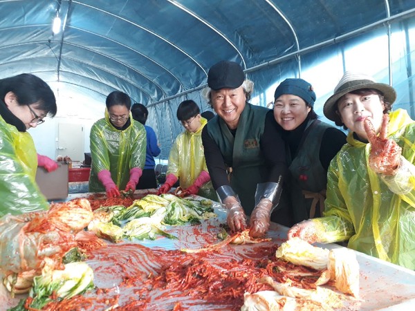 양주시는 지난 30일 광적면에 위치한 오똑팜에서 우수강소농 경영체 가족 농촌체험 행사를 실시했다. (사진제공=양주시청)