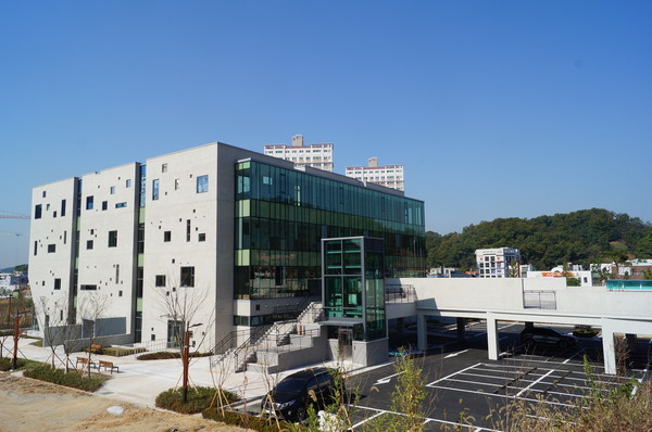 남양도서관 전경(사진제공=화성시청)