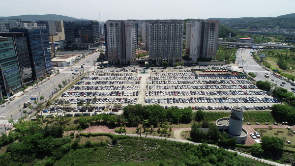 현재 주차장으로 쓰이고 있는 성남시 분당구 삼평동 641부지. (사진제공=성남시청)