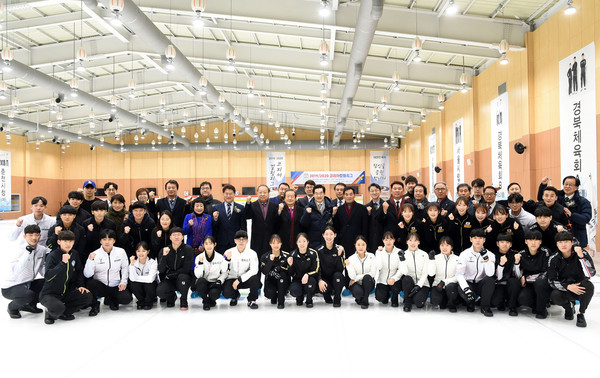 2019-2020 코리아컬링리그가 지난 16일 의정부컬링경기장에서 개막했다. (사진제공=의정부시청)