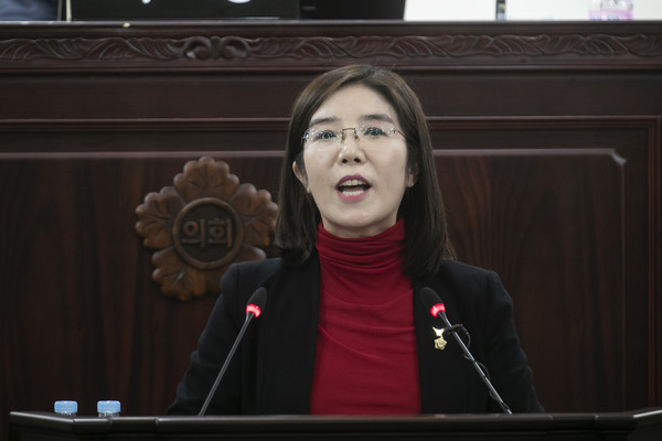 화성시의회(의회 김홍성)는 2조 4천억 원 규모의 2020년도 화성시 예산안 승인을 끝으로 지난달 28일부터 이어온 제187회 정례회 일정을 마무리 안건 처리에 앞서 5분 자유발언에 나선 조오순(자유한국당, 우정․장안․팔탄) 의원은 ‘석포리 폐기물 처리시설 조성사업 전면 재검토’를 요구