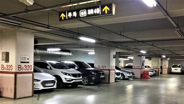 이천시는 공동주택 단지내 주차난을 해소하고 시민에게 쾌적한 주거환경을 제공하기 위해 이천시 주택조례의 개정 내용을 2020년 1월부터 반영할 예정이다. (사진제공=이천시청)