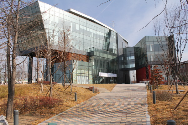 오산시립미술관이 소장품 확충을 위한  총108점의 작품을 보유했다고 밝혔다.(사진제공=오산시청)