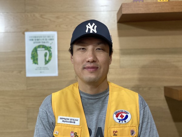하남에서 22년간 400회 생명나눔을 실천해온 ‘헌혈왕’  양보라매씨.(사진제공=하남시청)