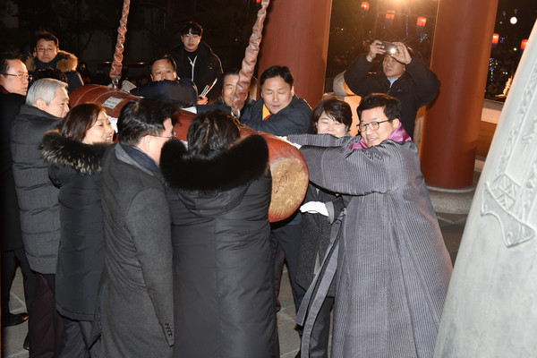 수원시가 오는 31일 저녁 화성행궁 일원에서 2019년을 마무리하는 제야 행사를 연다. (사진제공=수원시청)