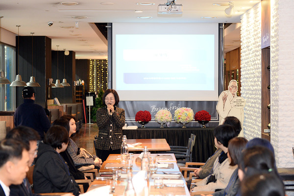 은수미 성남시장은 지난 30일 독립운동가 웹툰 프로젝트의 활동 성과를 공유하고 참여 작가 33인과 관계자들의 노고에 감사하는 자리를 가졌다. (사진제공=성남시청)