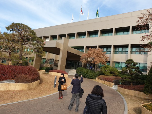 파주시는 중국 후베이성 우한시에서 원인병원체가 확인되지 않은 폐렴이 집단 발생함에 따라 주의를 당부했다. 사진은 파주시청 전경.  (사진=중앙신문 DB)