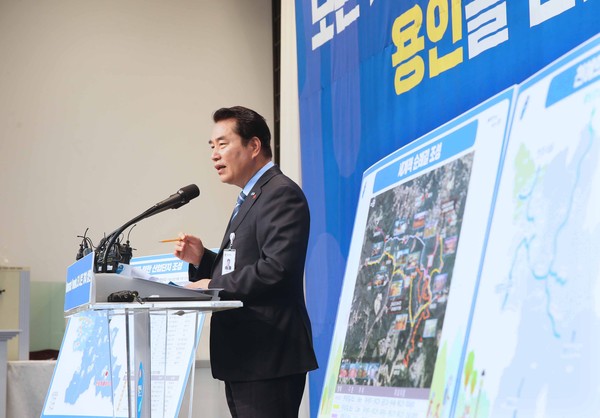 백군기 용인시장은 8일 시청 컨벤션홀에서 신년 언론인 브리핑을 통해 “올해는 명품도시를 지향하는 우리 용인시가 모든 부문의 수준을 한 차원 끌어올리는 첫 번째 해가 될 것”이라며 이같이 강조했다. (사진제공=용인시청)