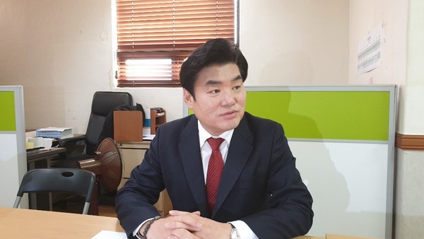 원유철 의원은 14일 긴급 기자회견에 가졌다. (사진제공=원유철 의원 사무실)