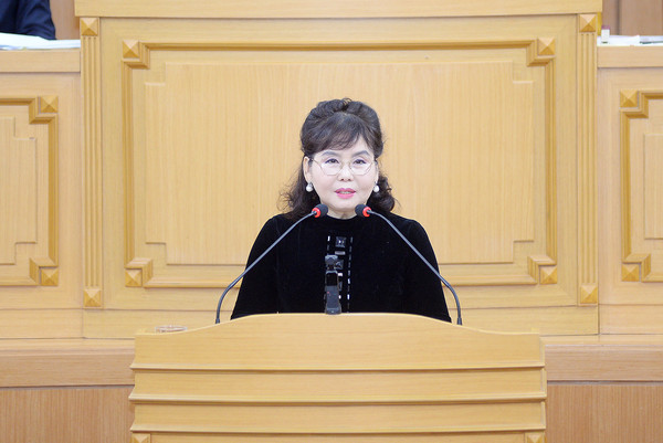 파주시의회 이효숙 의원은 지난 15일 ‘제214회 임시회 제1차 본회의’에서 5분 자유발언을 통해 파주시에 “종합병원을 유치하라”며 역할을 제의했다. (사진제공=파주시의회)