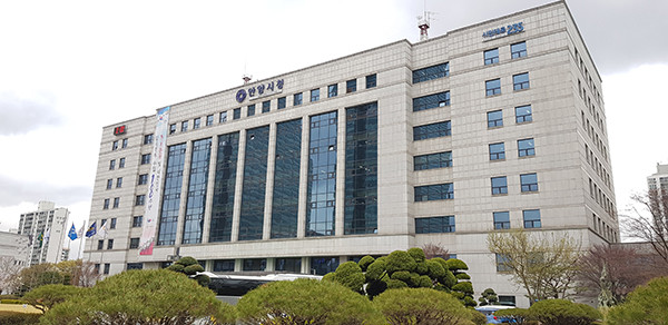 문재인 정부는 100대 국정과제 중 하나로‘반부패 개혁’을 선정해 정의로운 나라 만들기에 매진하고 있습니다.” “우리시 또한 잘못된 관행과 제도를 바로잡고자 노력을 기울이고 있습니다.” (사진=중앙신문DB)