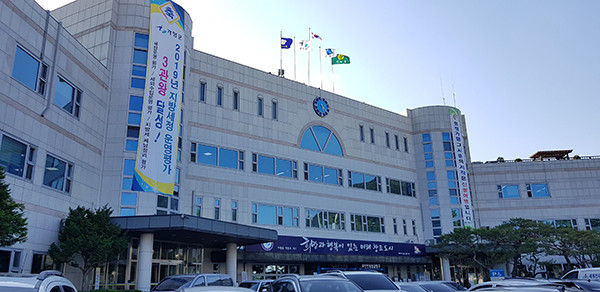 30일 가평군에 따르면 2024년까지 지역인재 양성을 위한 장학금 300억원 조성을 목표하는 가운데 이날 현재까지 일반회계 출연금 178억1300만원을 포함해 70.16%인 210억4700만원을 조성했다고 밝혔다. (사진=중앙신문DB)