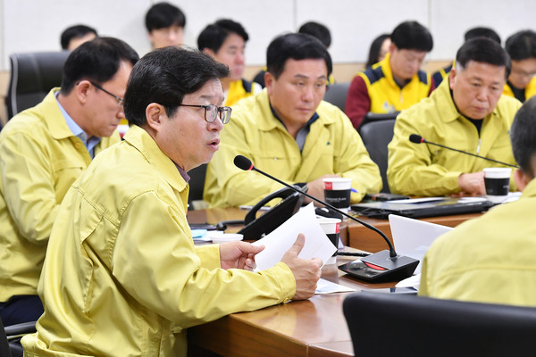염태영 시장이 1일 회의에서 발언하고 있다. (사진제공=수원시청)