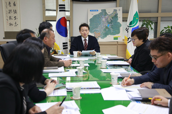 과천시가 재정 확충을 위한 전략회의를 갖고 국도비 예산 확보를 위해 총력을 기울이고 있다고 2일 밝혔다. (사진제공=과천시청)