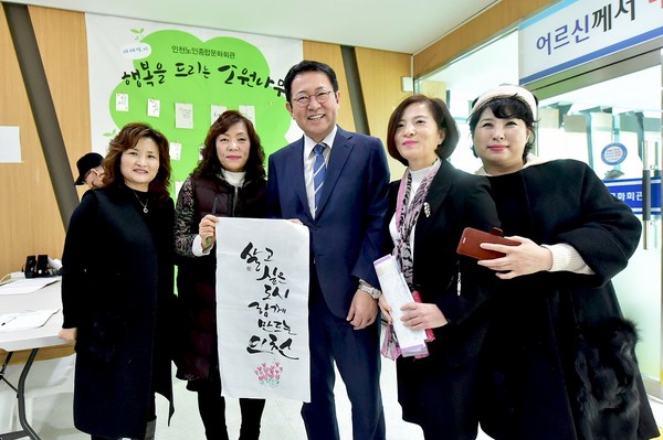 노인종합문화회관 어르신 작품발표회 및 전시회 (사진제공=인천시청)