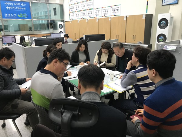 오산시는 시청 징수과에서 강력한 징수활동으로 체납액의 최소화를 위해   ‘2020년 고액 체납자 정리 대책 보고회’를 진행하고 있다.(사진제공=오산시청)