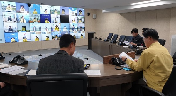 경기도가 신종 코로나 바이러스 감염증 확산에 따른 경제적 피해를 최소화하기 위한 테스크포스(TF)팀을 구성, 대응책 마련에 나섰다. (사진제공=경기도청)