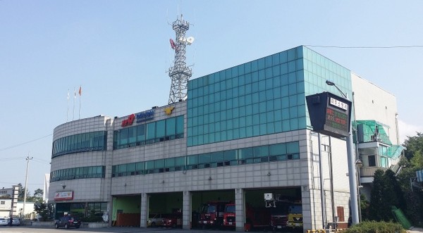 파주소방서는 최근 발생한 펜션 가스폭발 화재 사고와 관련, 관내 펜션·민박 등 소규모 숙박시설에 대한 소방안전대책을 추진키로 했다. 사진은 파주소방서 전경 사진 (사진=중앙신문 DB)