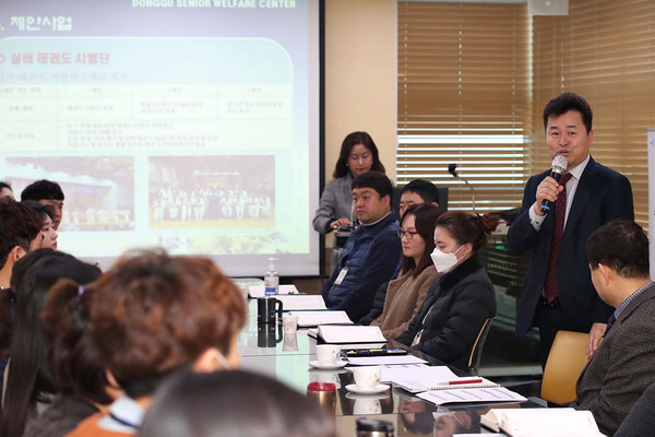 허인환 동구청장이 3일과 4일 송현3동과 송림2동을 찾아‘현장톡톡(talk-talk) 구청장실’을 운영했다. (사진제공=동구청)