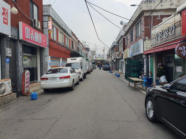 인천 동구 희망지 사업 구역 현대시장 입구. (사진제공=동구청)