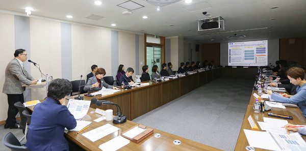 의왕시는 지난 11일 시청 소회의실에서‘빅데이터 정책활용 기본계획’수립 용역 중간보고회를 가졌다고 밝혔다. (사진제공=의왕시청)