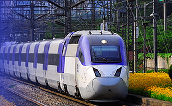 스마트폰에서 계좌이체를 통해 현금결제 방식으로 열차 승차권을 살 수 있는 서비스가 도입된다.(사진=한국철도)
