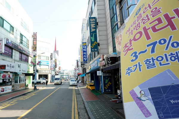 연수구가 ‘코로나19’ 확산으로 어려움을 겪고 있는 소상공인을 지원하고 위기의 지역상권을 지켜내기 위해 ‘연수E음 시즌2’ 확대와 함께 ‘착한 건물주’의 자율적 임대료 인하 캠페인을 펼친다. (사진제공=연수구청)