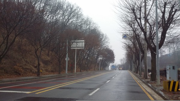 동두천시는 부처고개 위험도로 구조개선사업 추진에 따라 오는 16일부터 광암동 부처고개의 왕복 4차로를 왕복 2차로로 축소 운영할 계획이다. (사진제공=동두천시청)