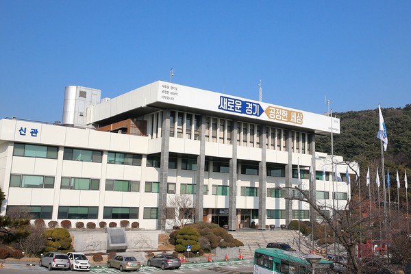 경기도내 교회 일부는 여전히 오프라인 예배를 진행 중인 것으로 조사됐다. (사진=경기도 제공)