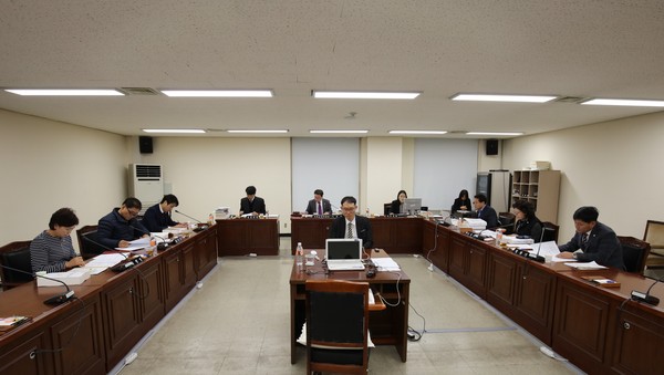 안양시의회는 인터넷 생중계시스템 등을 구축하기 위해  4개 상임위원회의 통합중계 자동화 시스템을 구축하는 사업이다. (사진제공=안양시의회)