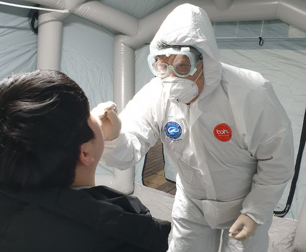 용인시가 입국자 중 발열이나 인후통 등 유증상자는 공항검역소에서 진단검사를 하고 있으며 무증상자는 각 지자체 보건소에서 진단검사를 진행한다. (사진제공=용인시청)