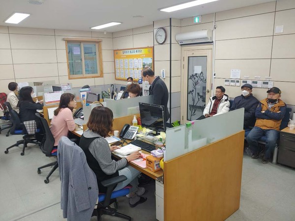 포천시는 고용노동부 의정부고용노동지청과 ‘우리동네 고용센터’ 운영 업무협약을 체결했다. (사진제공=포천시청)