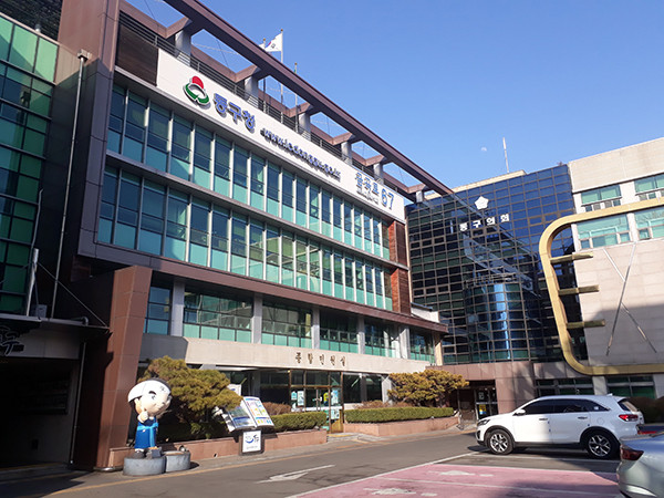 중구는 지난 6일 오전 진영 행정안전부 장관과 박남춘 인천시장이 코로나19 대응 상황 점검을 위해 인천 중구를 방문했다고 밝혔다. (사진=중앙신문DB)