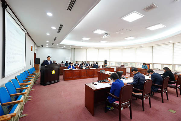 하남시의회는 7일 의원 전원이 참석한 가운데 주례회의를 열고 국외연수비 전액을 반납하기로 결정했다. (사진제공=하남시의회)