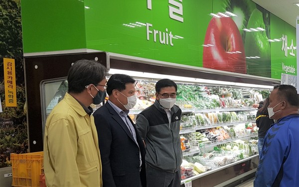 소규모 영농인들이 생산한 싱싱한 먹거리를 한 곳에 모아 판매하는 로컬푸드 직매장이 광주시 곤지암농협 등 4곳에 개장한다. (사진제공=광주시청)