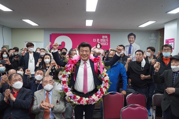 유의동 후보, 21대 총선 승리 (사진제공=유의동 후보)