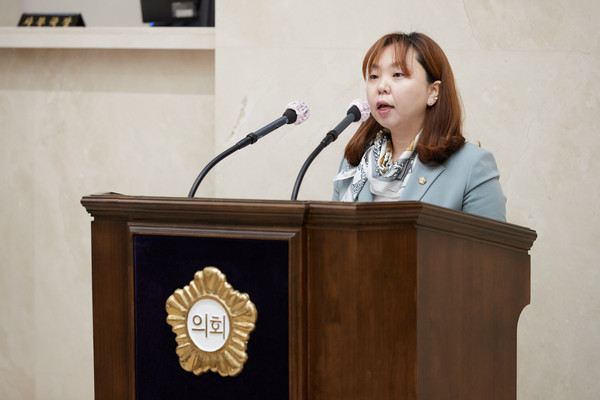 용인시의회 전자영 의원이 5분 자유발언을 하고 있다. (사진제공=용인시의회)