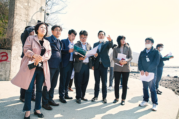 화성시의회 기획행정위원회는 ‘2020년도 수시(3차)분 공유재산 관리계획안’ 심의대상지 현장 방문을 실시했다. (사진제공=화성시의회)