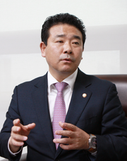 박정 의원.