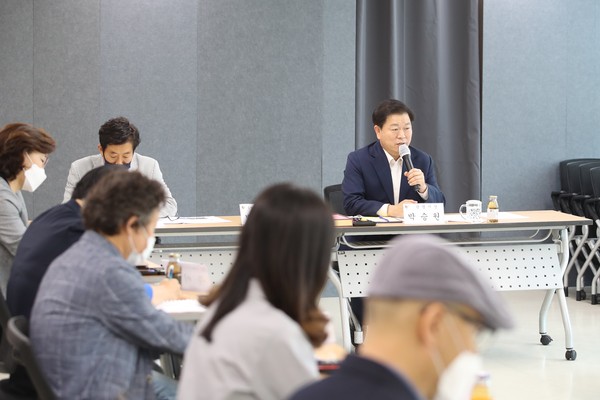 광명시는 지난 8일 광명시교육협력지원센터에서 ‘2020년 제1차 교육협력지원센터 운영위원회’ 회의를 개최했다. (사진제공=광명시청)