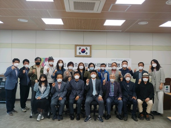 평택시 포승읍 농촌중심지활성화사업 주민위원회는 지난 13일 주민들 주도로 포승읍 실정에 맞는 농촌중심지활성화 사업을 추진하기 위한 설명회를 개최했다. (사진제공=평택시청)