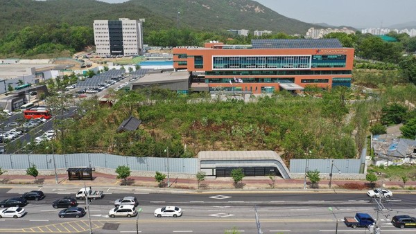 경기도교육청북부청사 숲 조성 공사 완료. 9월 이후 전면개방 (사진제공=경기도교육청)