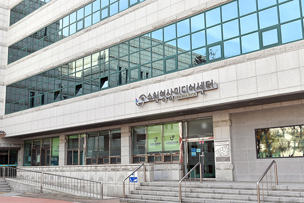 수원시지속가능도시재단 미디어센터가 영화진흥위원회 주관 '2020년 지역 영화 네트워크 허브 지원 공모사업'에 선정돼 1억원의 사업비를 지원받게 됐다고 밝혔다. (사진제공=수원시청)