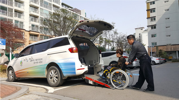 의왕시가 경기도에서 실시한 교통약자 이동편의시설에 대한 만족도 조사결과 3개 부문 상위 5위 안에 드는 유일한 지자체로 선정됐다. (사진제공=의왕시청)