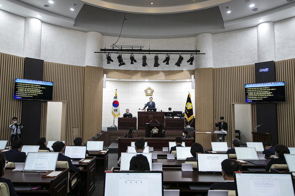 화성시의회는 제1차 본회의를 열고 26일까지 22일간의 일정으로 제193회 제1차 정례회를 시작했다. (사진제공=화성시의회)