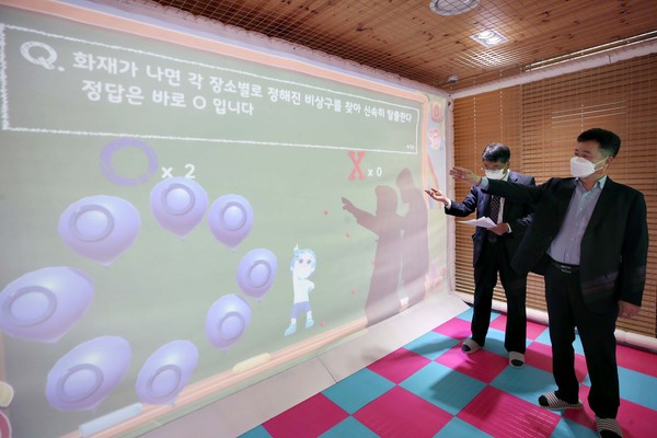 동구 ‘동구랑 스틸랜드’는 올해초 구비 4000만원의 예산을 투입해 스크린스포츠실 조성 공사를 마무리하고 지난 9일 시연회를 가졌다. (사진제공=동구청)