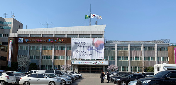 고양시 대화도서관은 문화체육관광부가 주최하고 한국도서관협회에서 주관하는 2020년 ‘길위의 인문학’ 사업에 5년 연속 선정됐다. 사진은 고양시청 전경 (사진=중앙신문 DB)