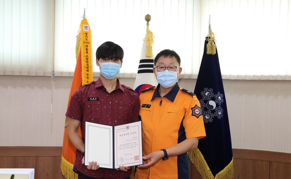 고양소방서 119구급대에서 근무하는 정원준 사회복무요원이 ‘하트세이버’를 수여 받았다. (사진제공=고양소방서)